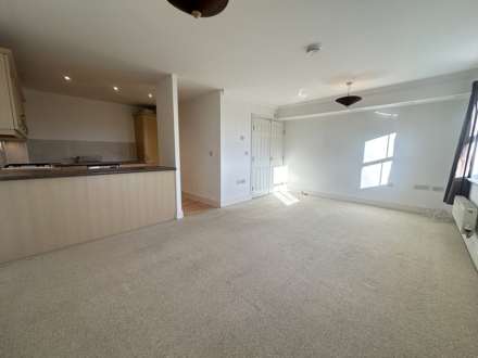 2 Bedroom Flat, Ainsley Way, Chartham