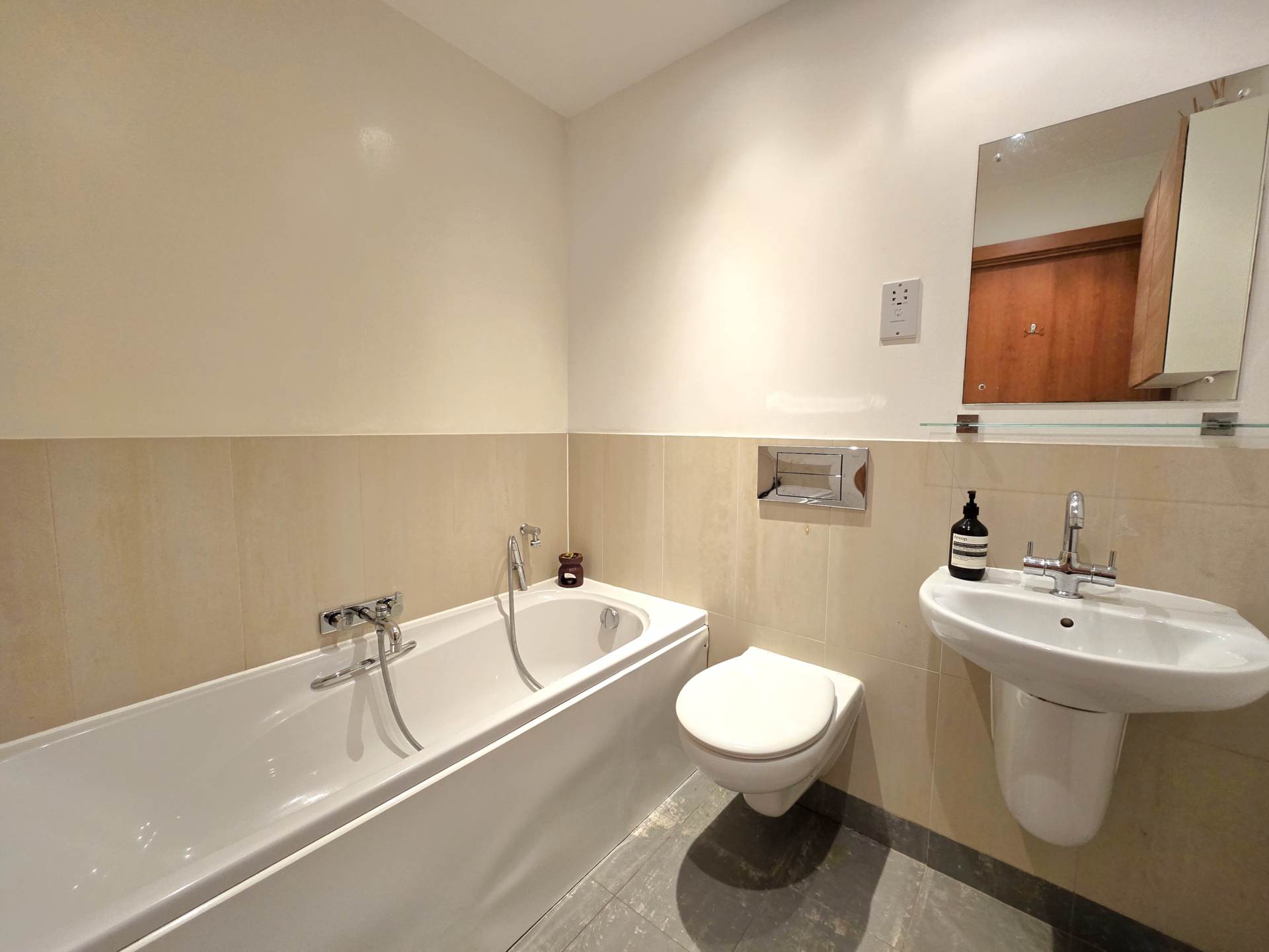 Waters Edge, Canterbury, Image 10