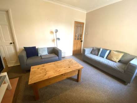 Property For Rent York Road, Canterbury