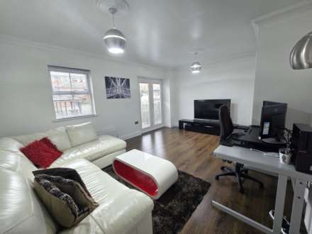 3 Bedroom Town House, Gardeners Place, Chartham