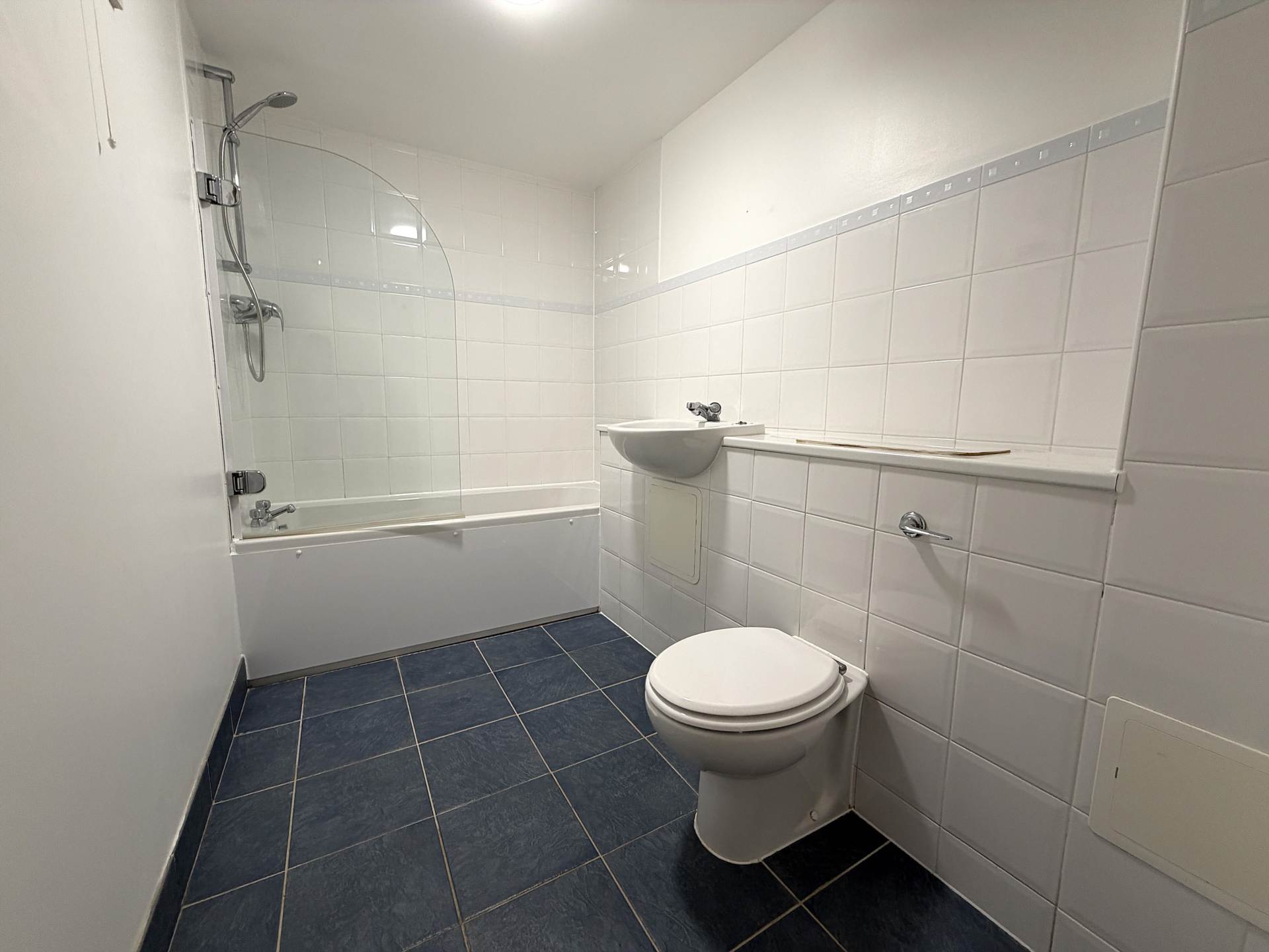 Bingley Court, Canterbury, Image 10