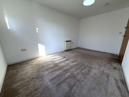 Bingley Court, Canterbury, Image 9