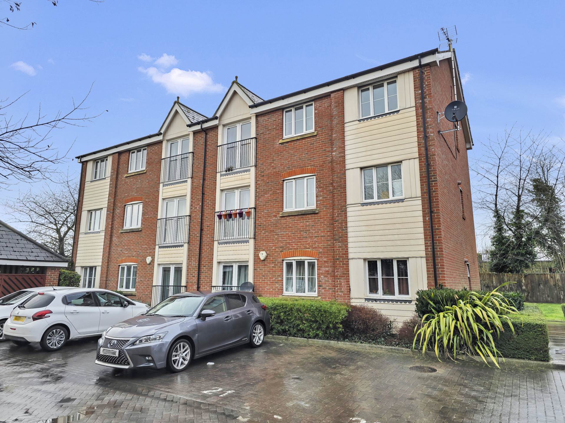 Dextor Close, Canterbury, Image 1