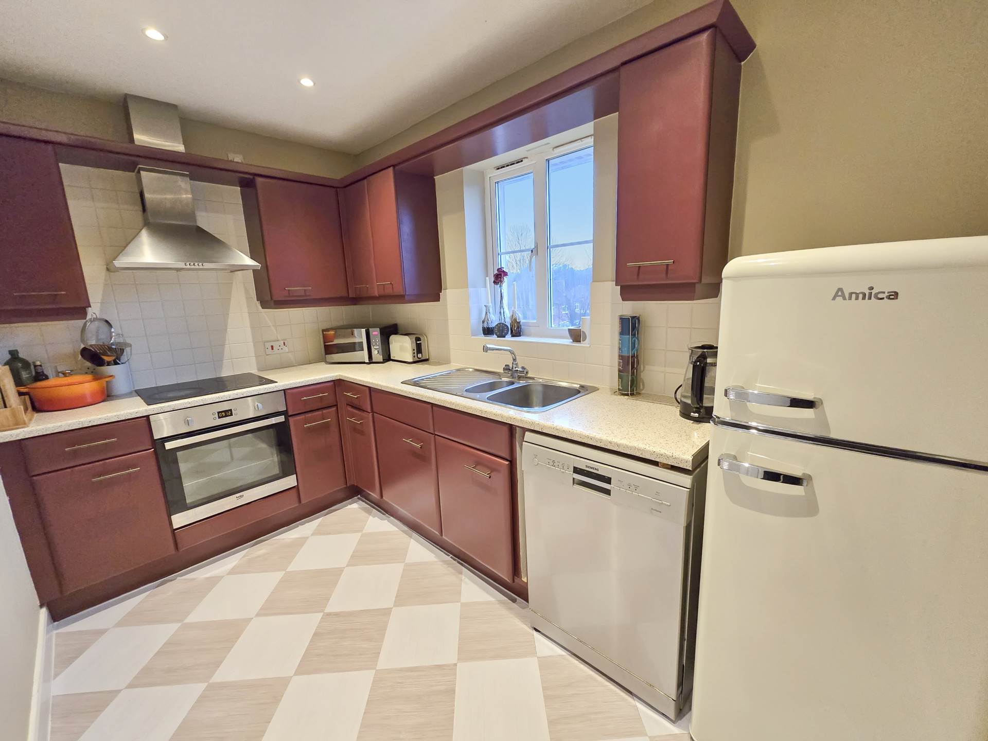 Dextor Close, Canterbury, Image 3
