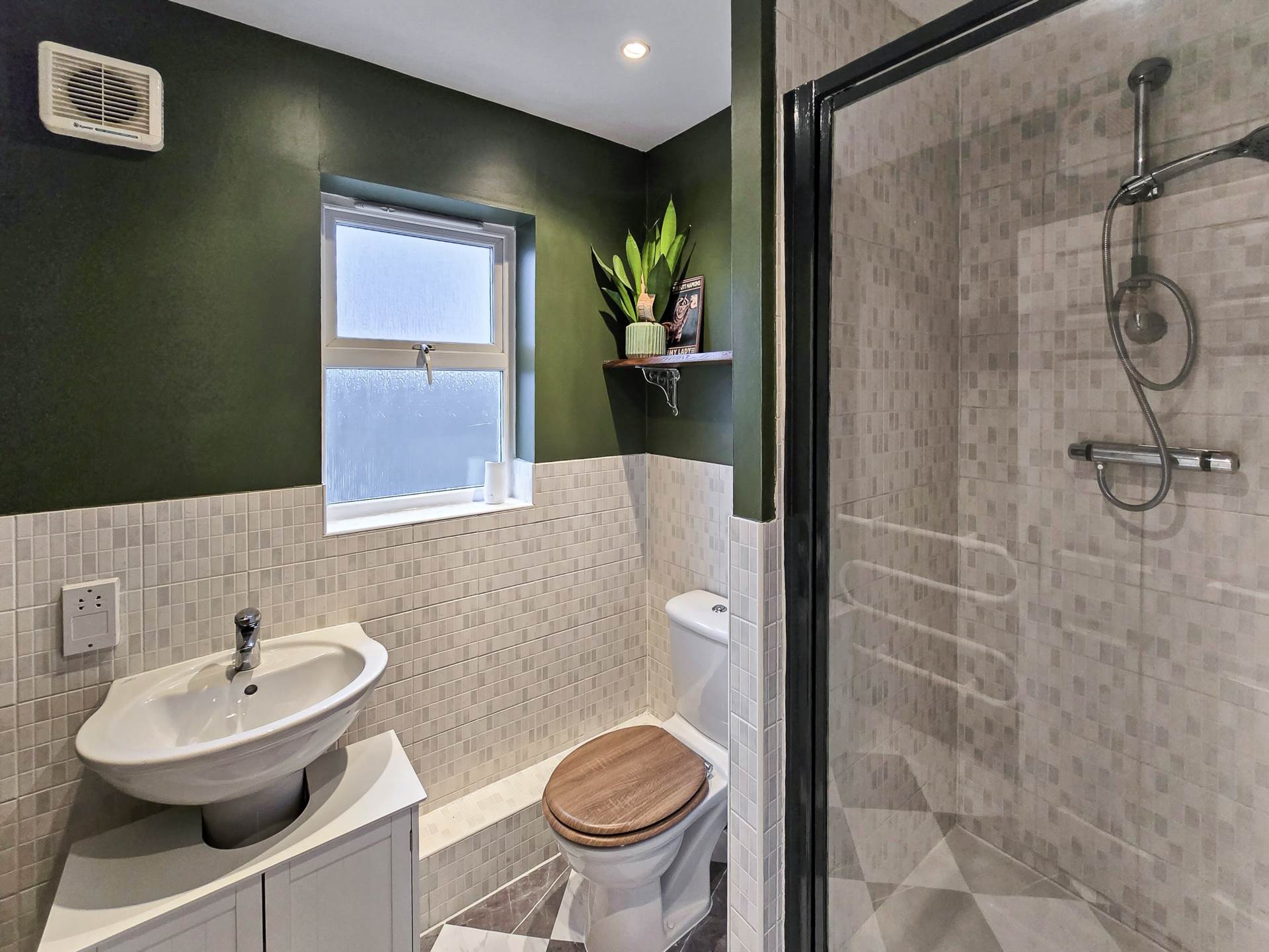 Dextor Close, Canterbury, Image 9