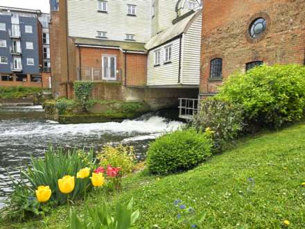Waters Edge, Canterbury, Image 14