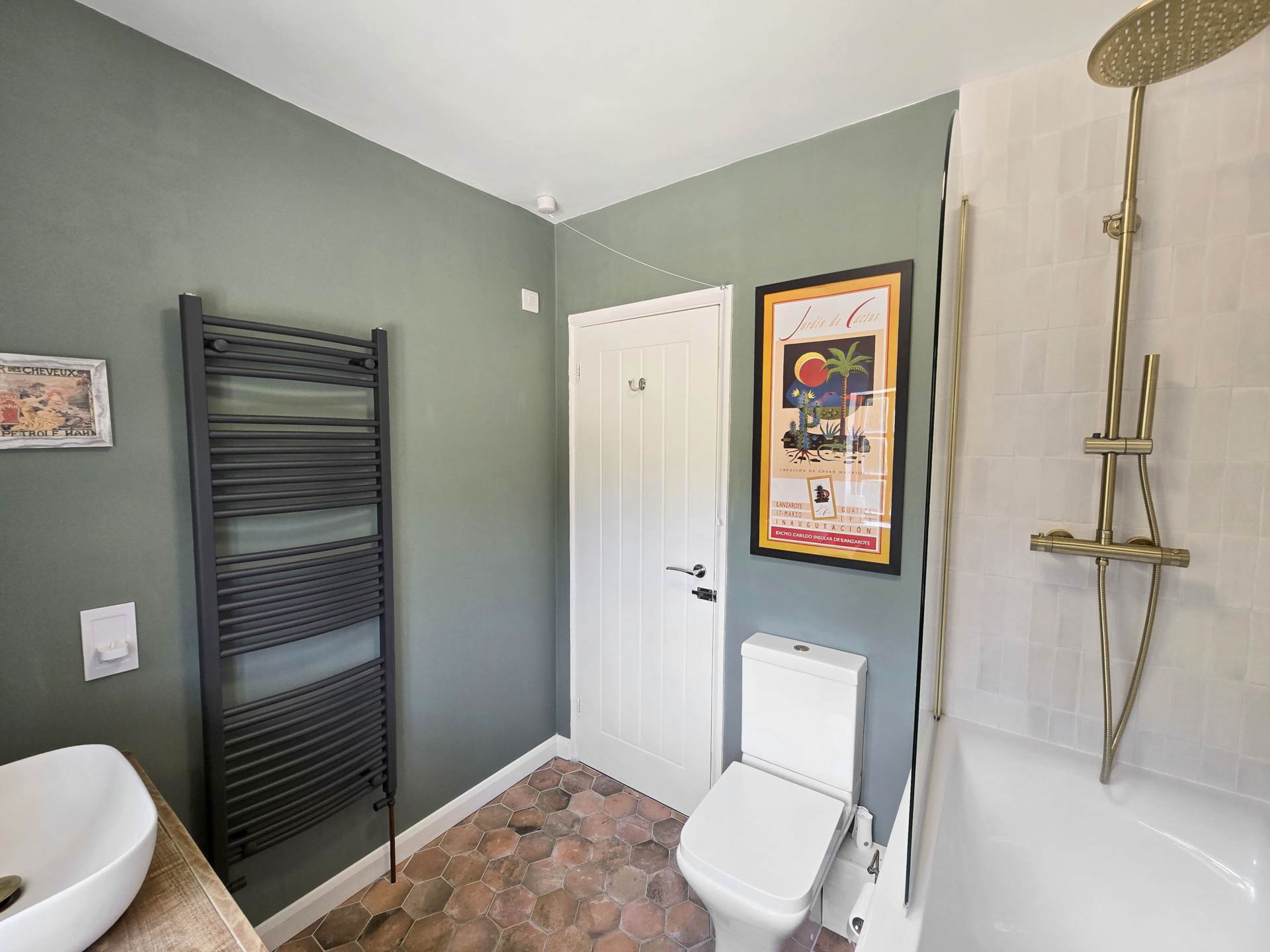 Hillside Avenue, Canterbury, Image 17