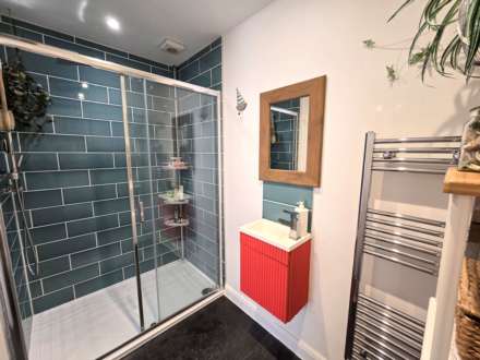 Hillside Avenue, Canterbury, Image 10