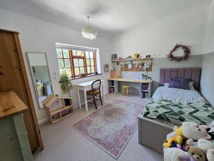 Hillside Avenue, Canterbury, Image 14