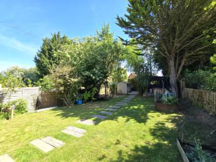 Hillside Avenue, Canterbury, Image 21