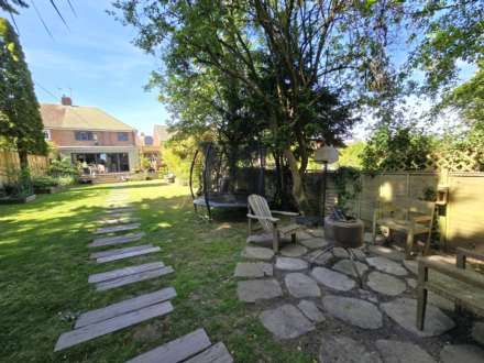 Hillside Avenue, Canterbury, Image 22