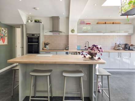 Hillside Avenue, Canterbury, Image 5