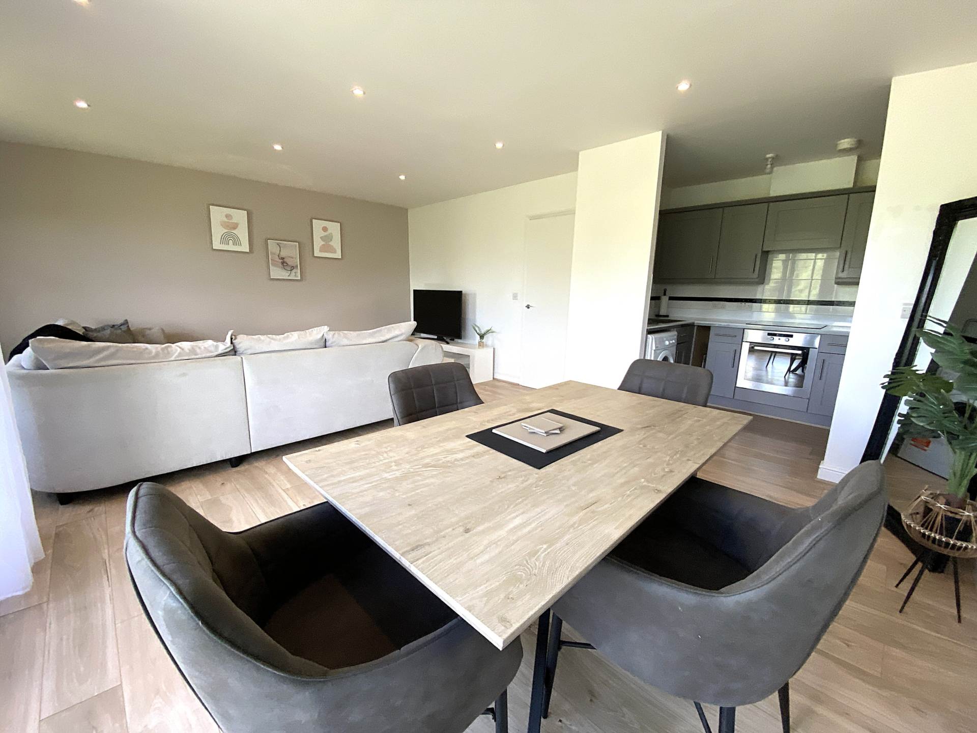 Bingley Court, Canterbury, Image 3