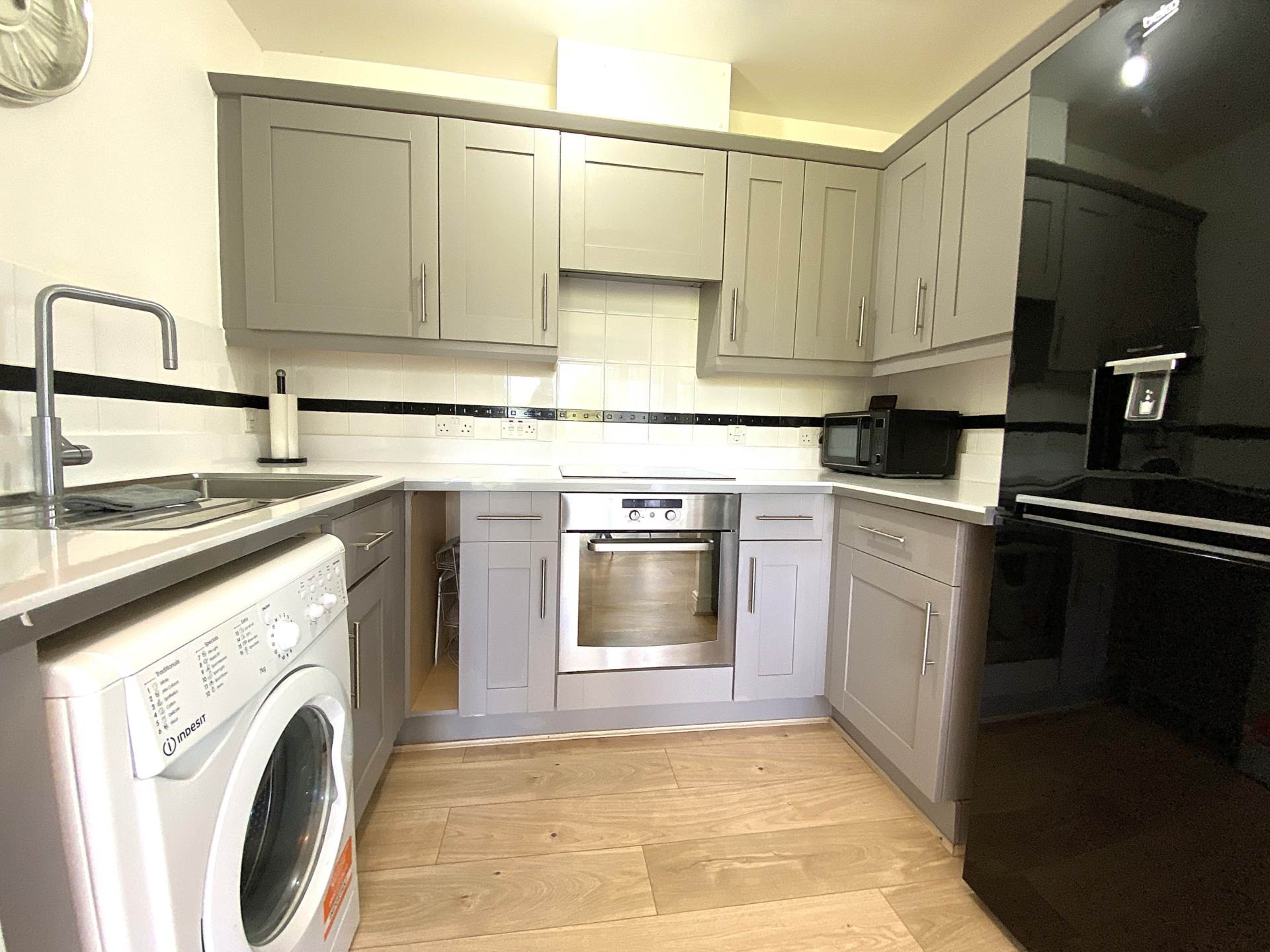 Bingley Court, Canterbury, Image 6