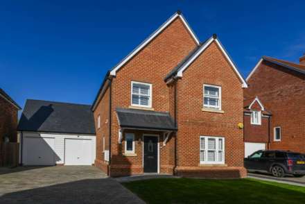 Bluebell Avenue, Littlebourne