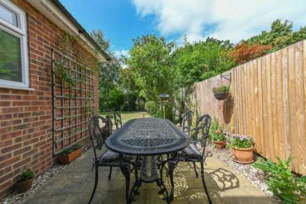 Hales Drive, Canterbury, Image 21