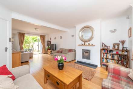 Hales Drive, Canterbury, Image 4