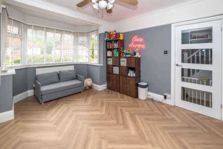 Orchard Close, Canterbury, Image 12