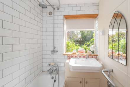 High Street, Fordwich, Image 7