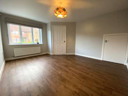 Central Boulevard, Canterbury, Image 3