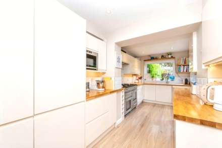 Durham Close, Canterbury, Image 3