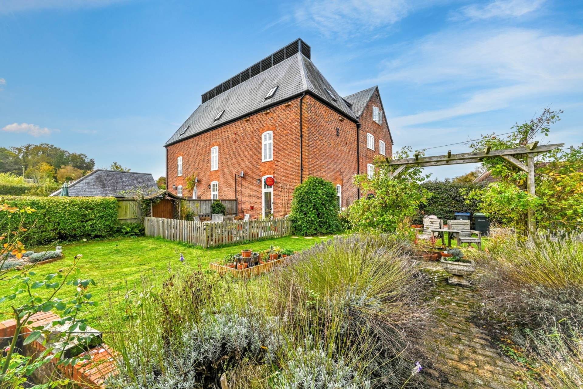 Deanery Farm Oast, Chartham, Image 20