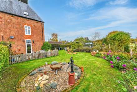 Deanery Farm Oast, Chartham, Image 18