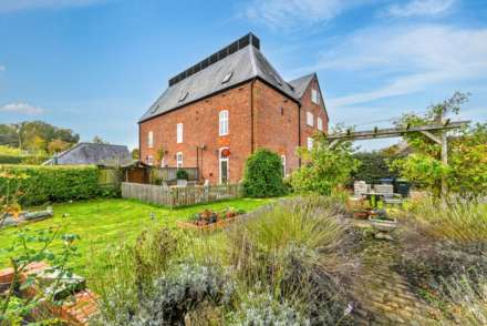 Deanery Farm Oast, Chartham, Image 20
