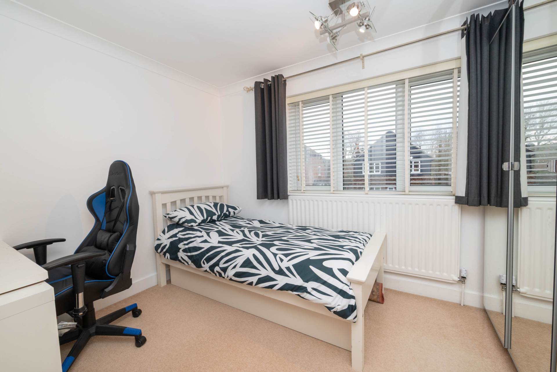 Riverside Close, Bridge, Image 12