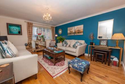 Riverside Close, Bridge, Image 5