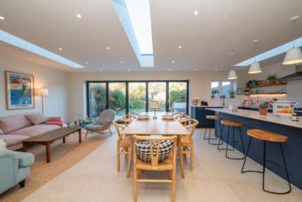 Hillside Avenue, Canterbury, Image 1