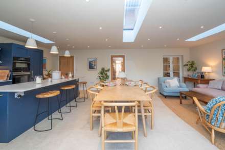 Hillside Avenue, Canterbury, Image 8