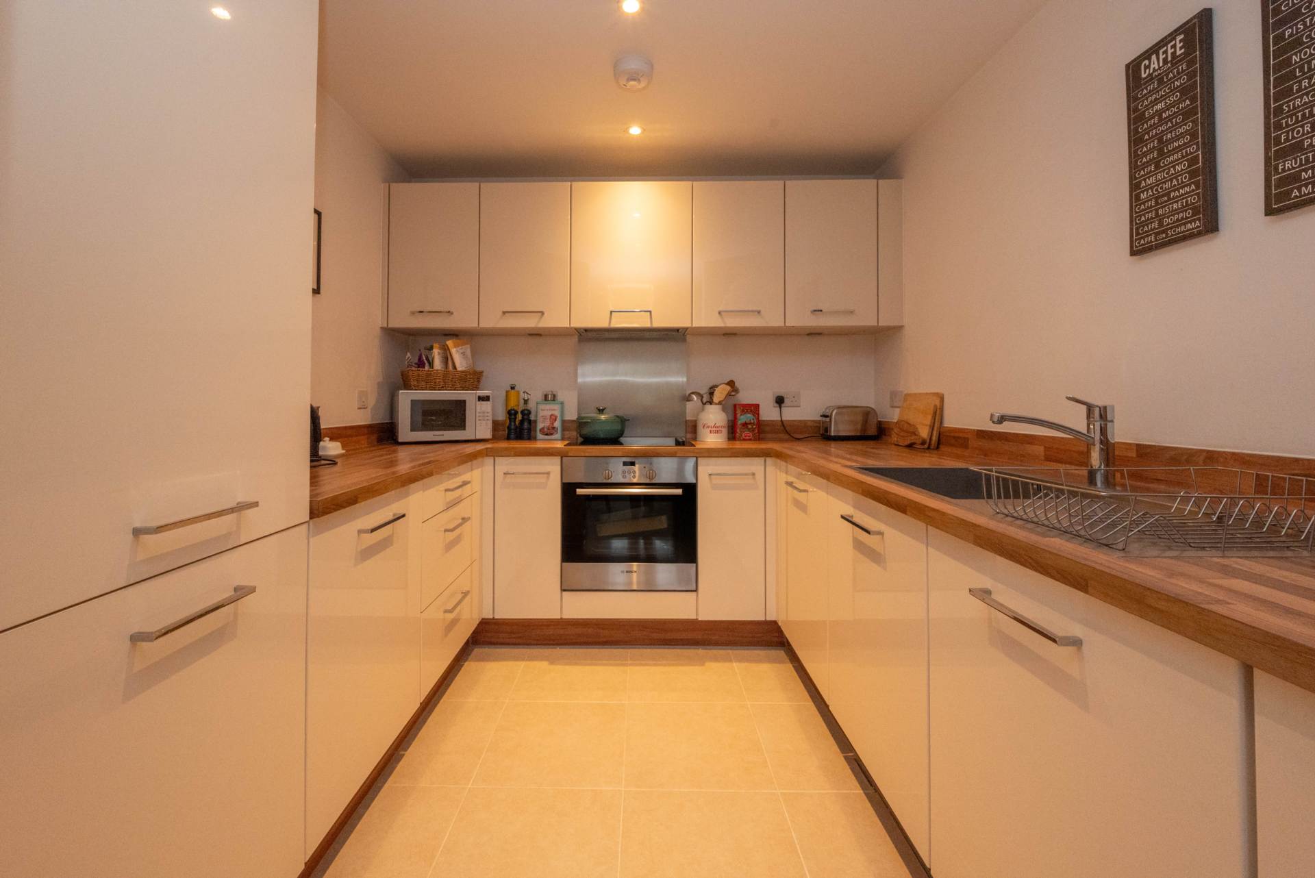 Westwood Drive, Canterbury, Image 3