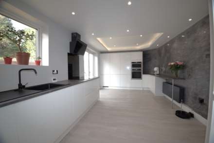 Mandeville Road, Canterbury, Image 4