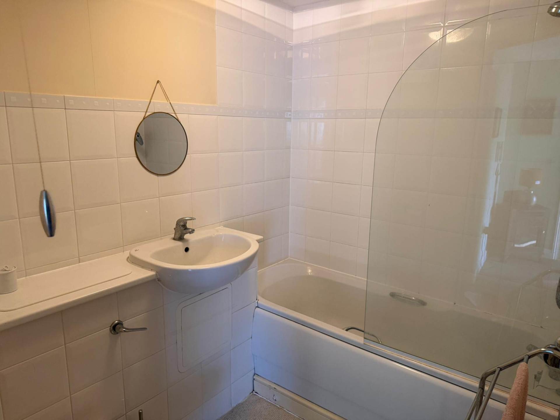 Bingley Court, Canterbury, Image 9