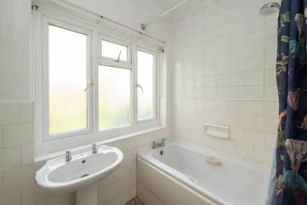 Garden Close, Rough Common, Image 11