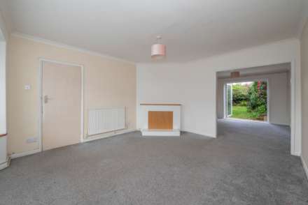 Garden Close, Rough Common, Image 2