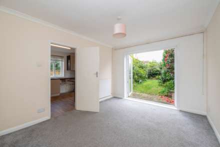 Garden Close, Rough Common, Image 4