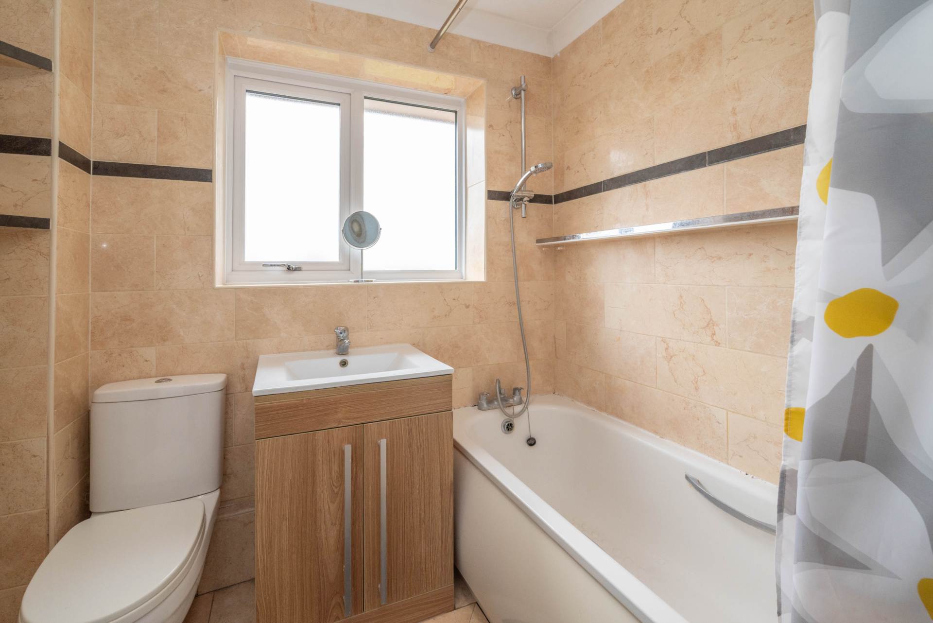 Manor Close, Canterbury, Image 14