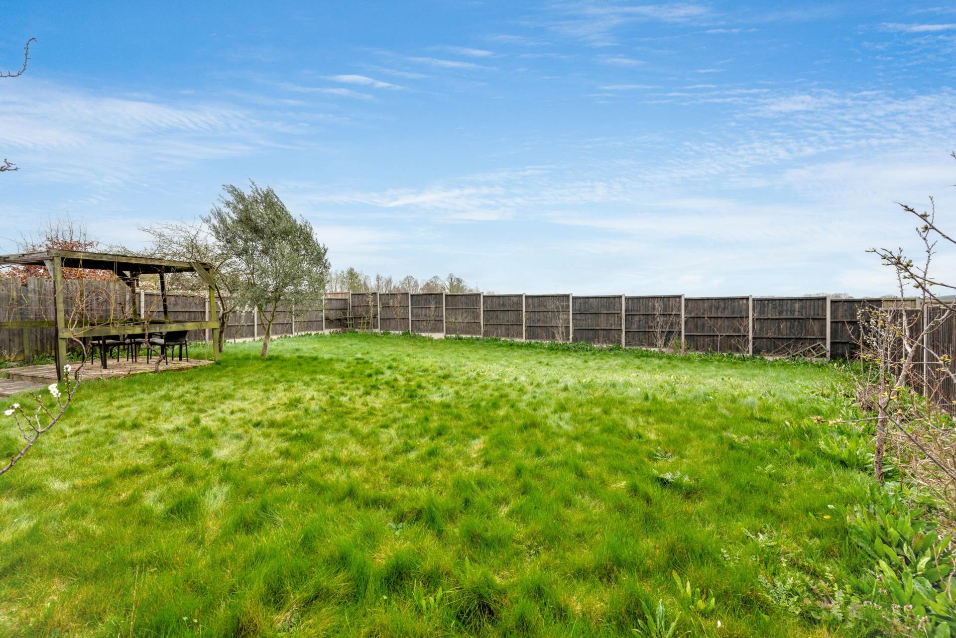 Manor Close, Canterbury, Image 2