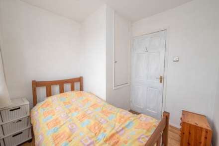 Manor Close, Canterbury, Image 13