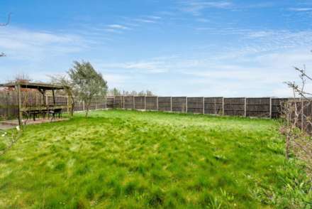 Manor Close, Canterbury, Image 2