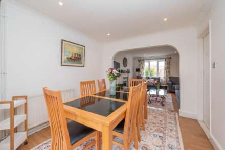 Manor Close, Canterbury, Image 5