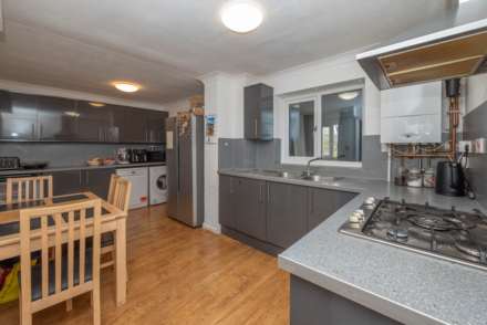 Manor Close, Canterbury, Image 9