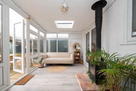 Vale View Road, Aylesham, Image 3