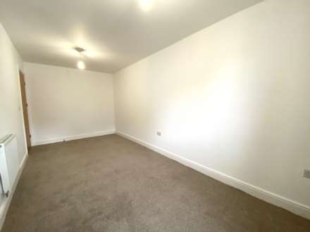 Meadow Court, Canterbury, Image 5