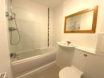 Meadow Court, Canterbury, Image 6