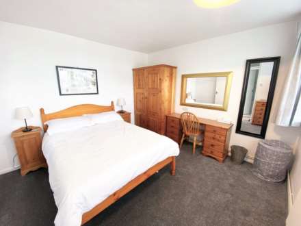 2 Bedroom Apartment, Dean Court, Broad Street