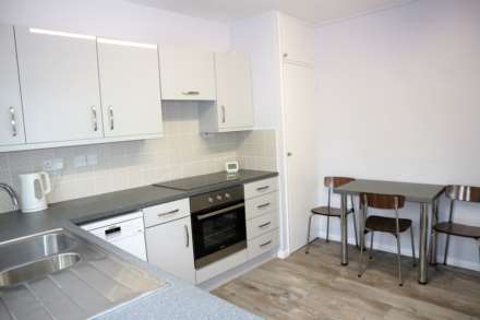 2 Bedroom Apartment, Raymond Avenue, Canterbury