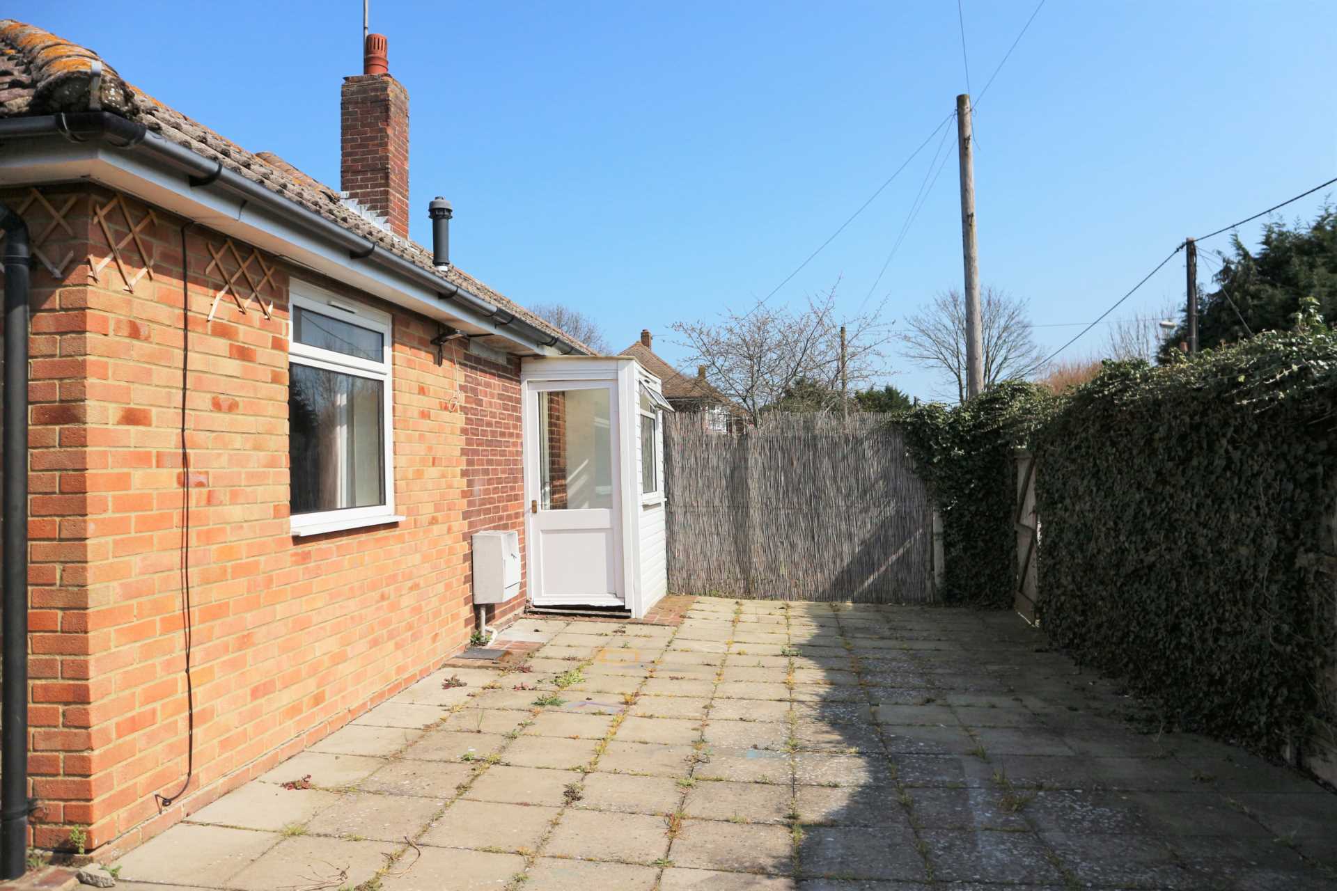 Firtree Close, Rough Common, Image 11